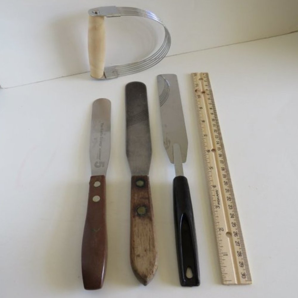 ICING Spatula SPREADER & Dough Cutter NOT MATCHING SET OF 4 ITEMS Vintage
